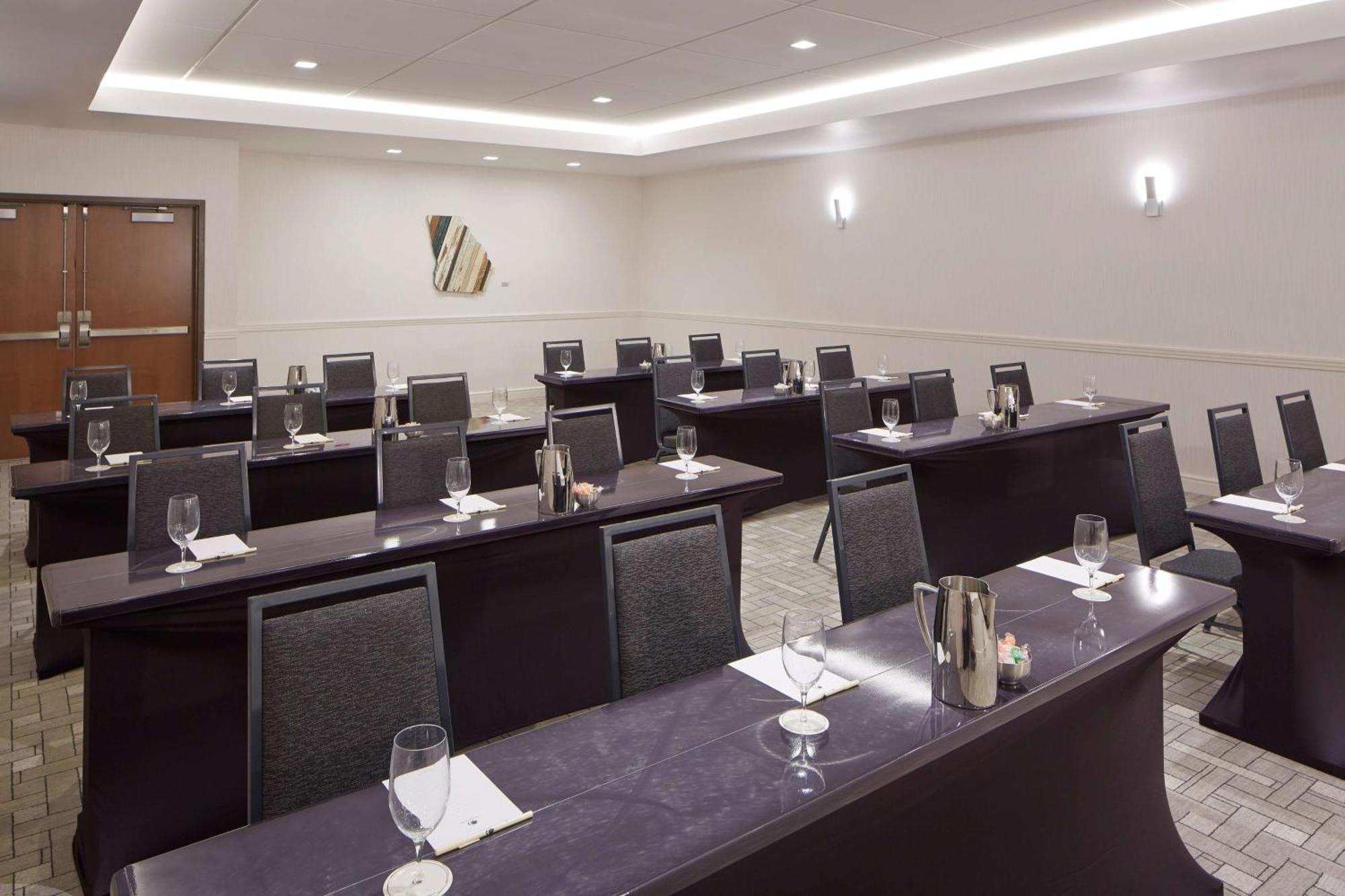 Doubletree By Hilton Atlanta Perimeter Dunwoody Hotel Exterior photo