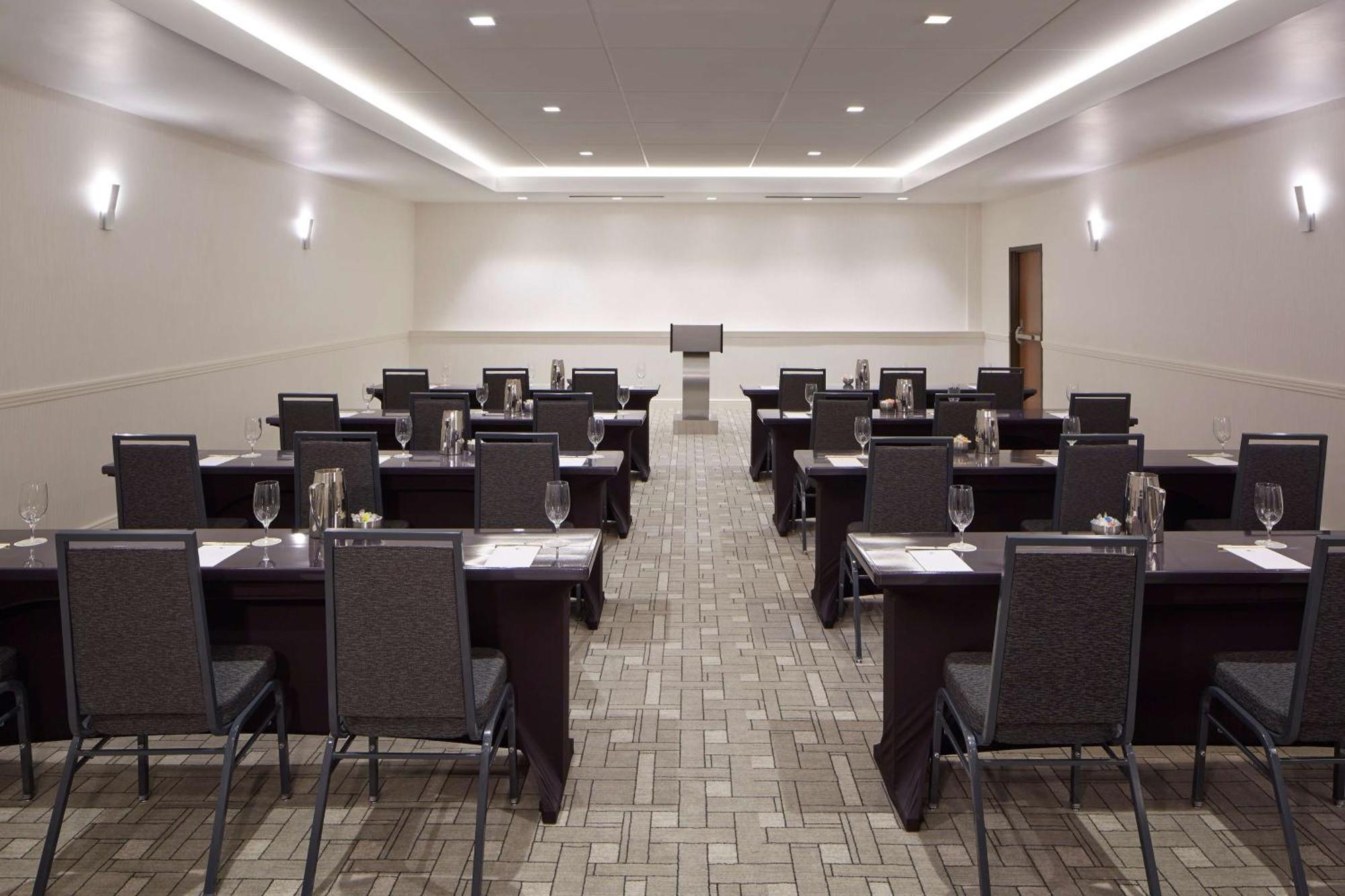 Doubletree By Hilton Atlanta Perimeter Dunwoody Hotel Exterior photo