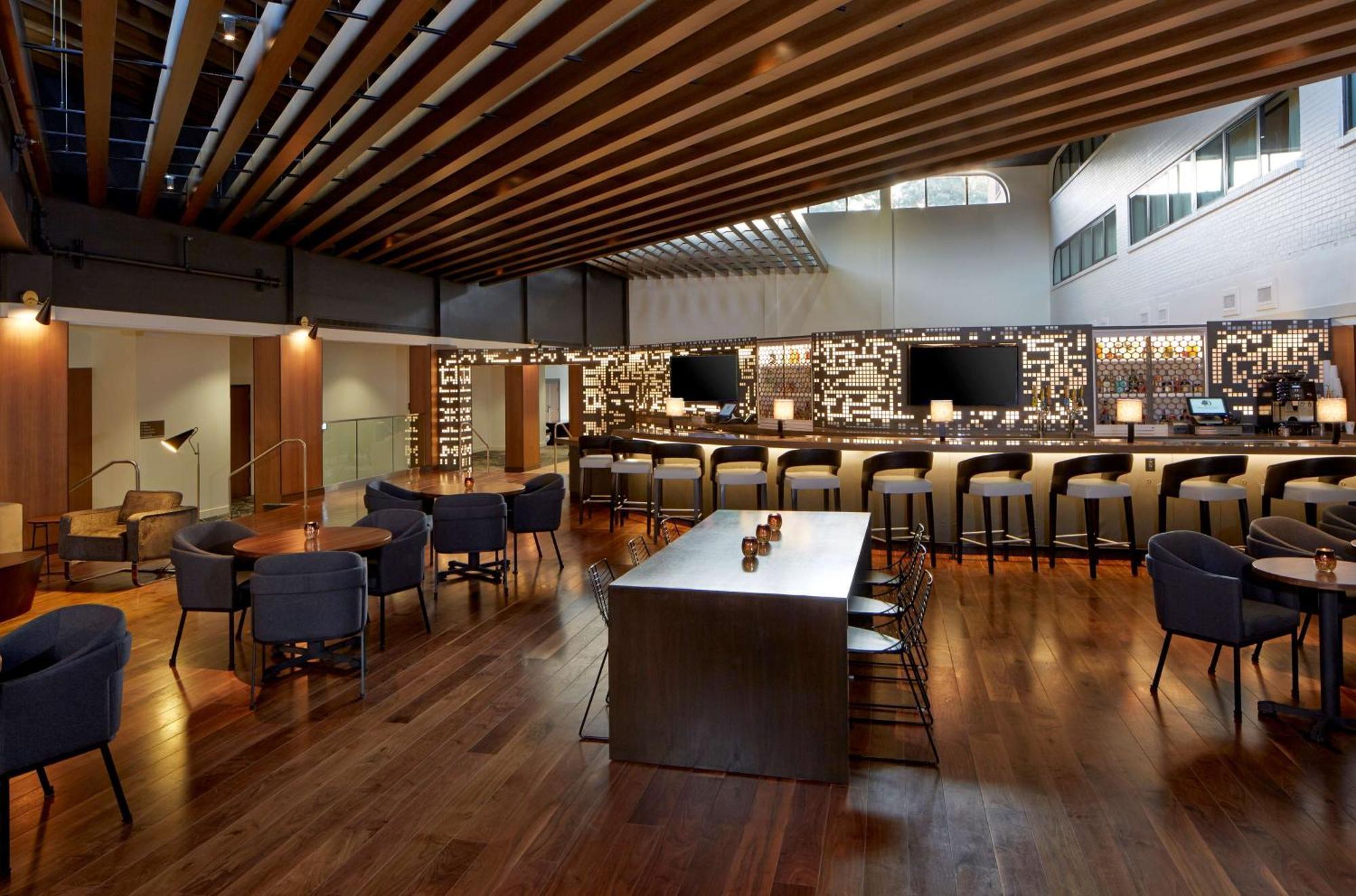 Doubletree By Hilton Atlanta Perimeter Dunwoody Hotel Exterior photo