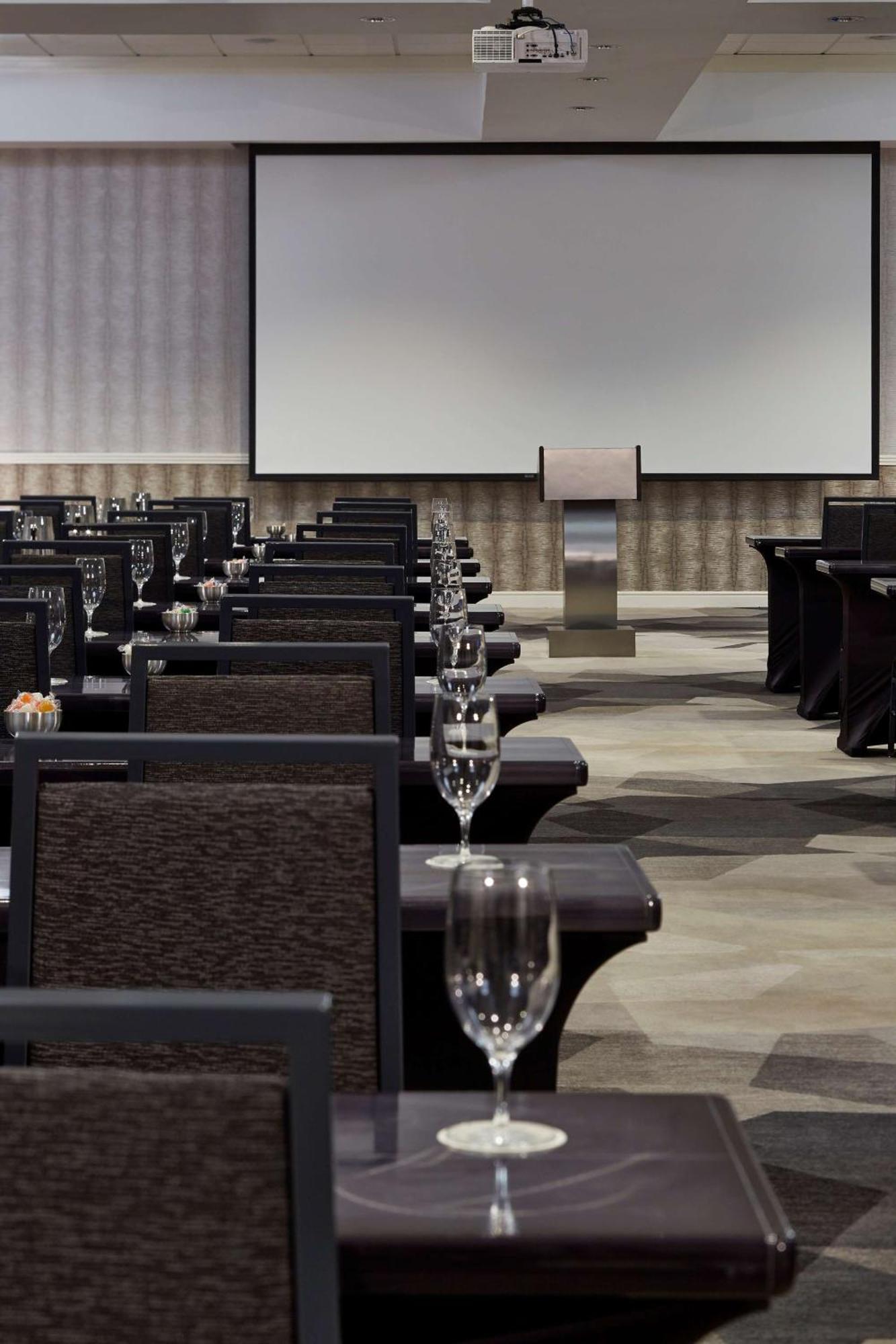 Doubletree By Hilton Atlanta Perimeter Dunwoody Hotel Exterior photo
