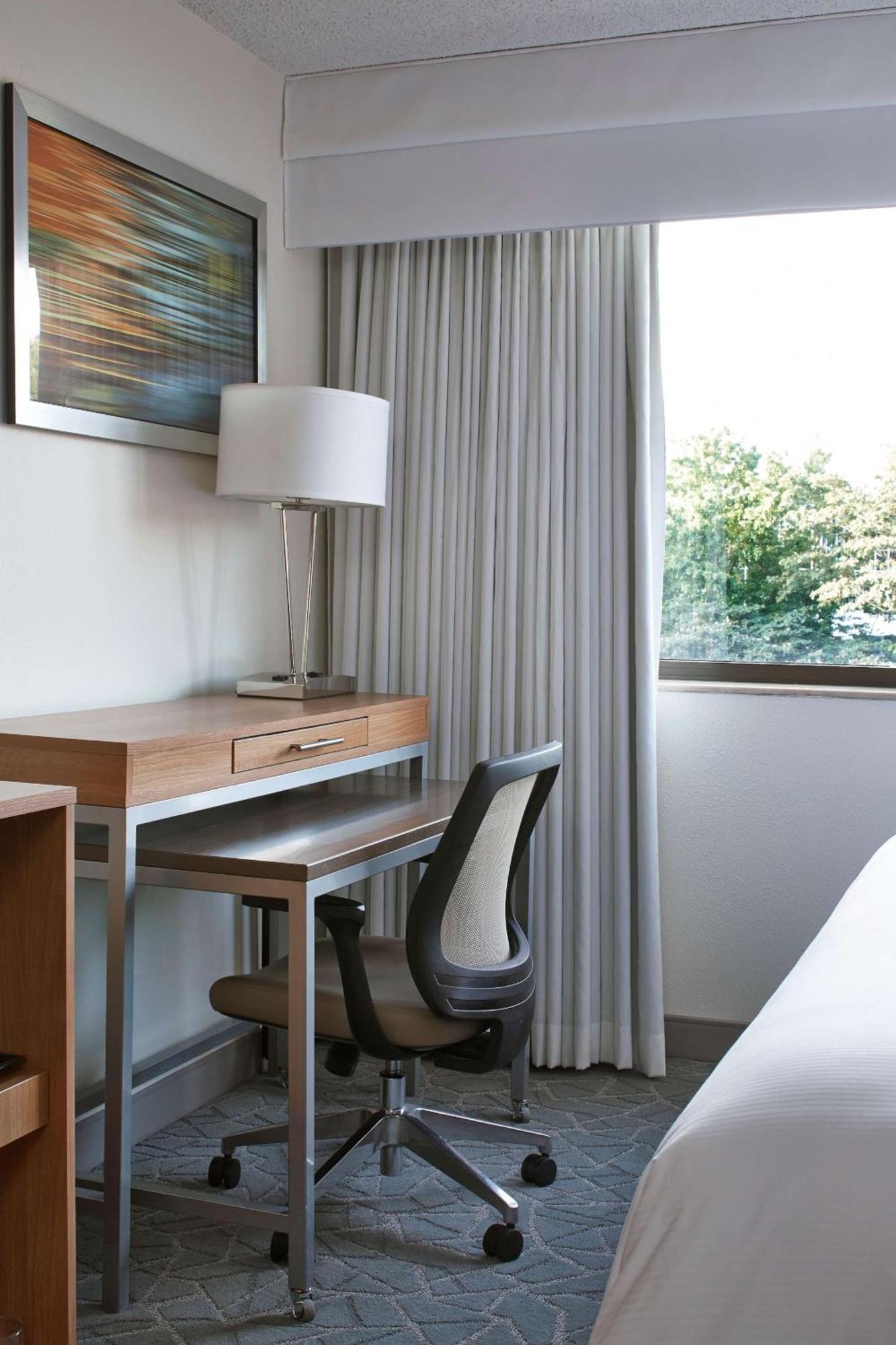 Doubletree By Hilton Atlanta Perimeter Dunwoody Hotel Exterior photo